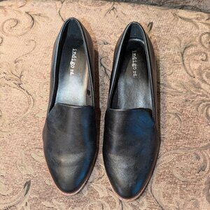 Indigo Rd Flats Like New SZ 7